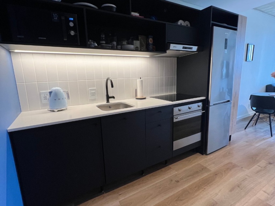 To Let 1 Bedroom Property for Rent in Sea Point Western Cape